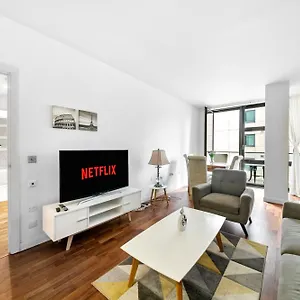 https://londwell-canary-wharf-river-thames-balcony-suite.brighton-hotels-england.com